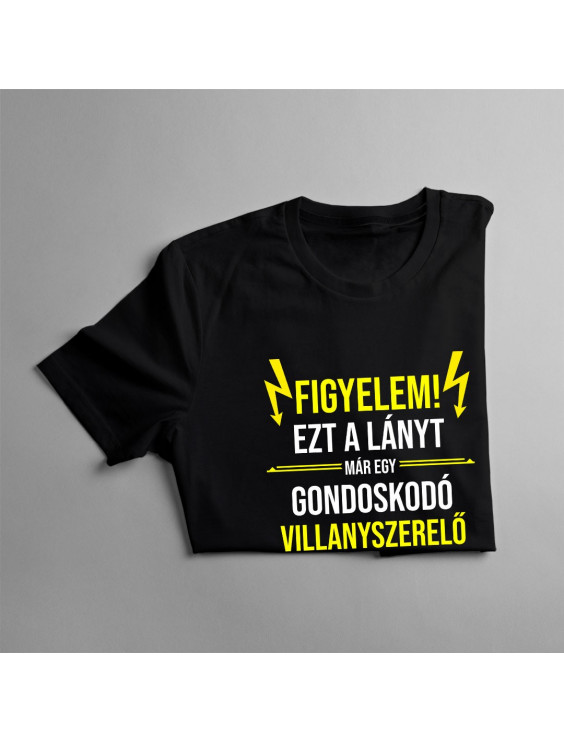 Figyelem! Ezt a lányt már egy gondoskodó villanyszerelő védi